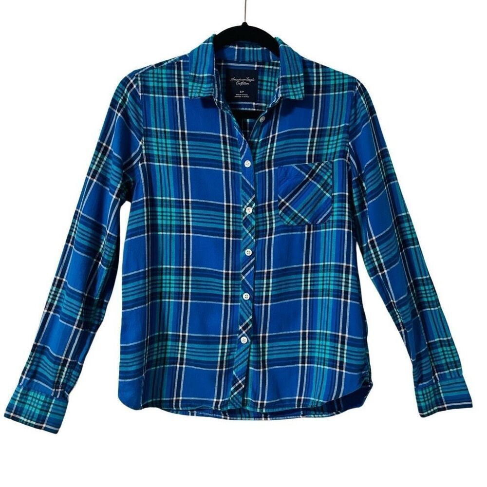 American Eagle Outfitters flannel plaid single pocket button shirt